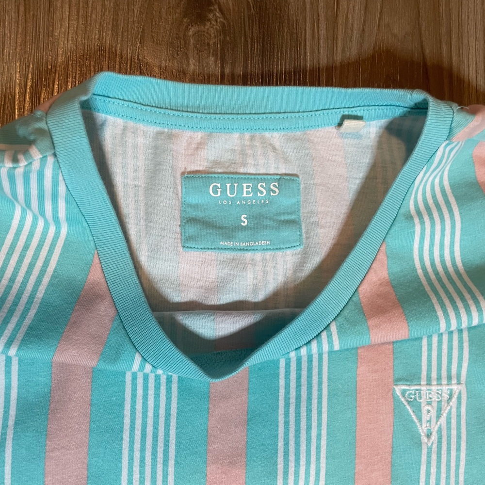 Men’s Guess T-shirt - Picture 4 of 4